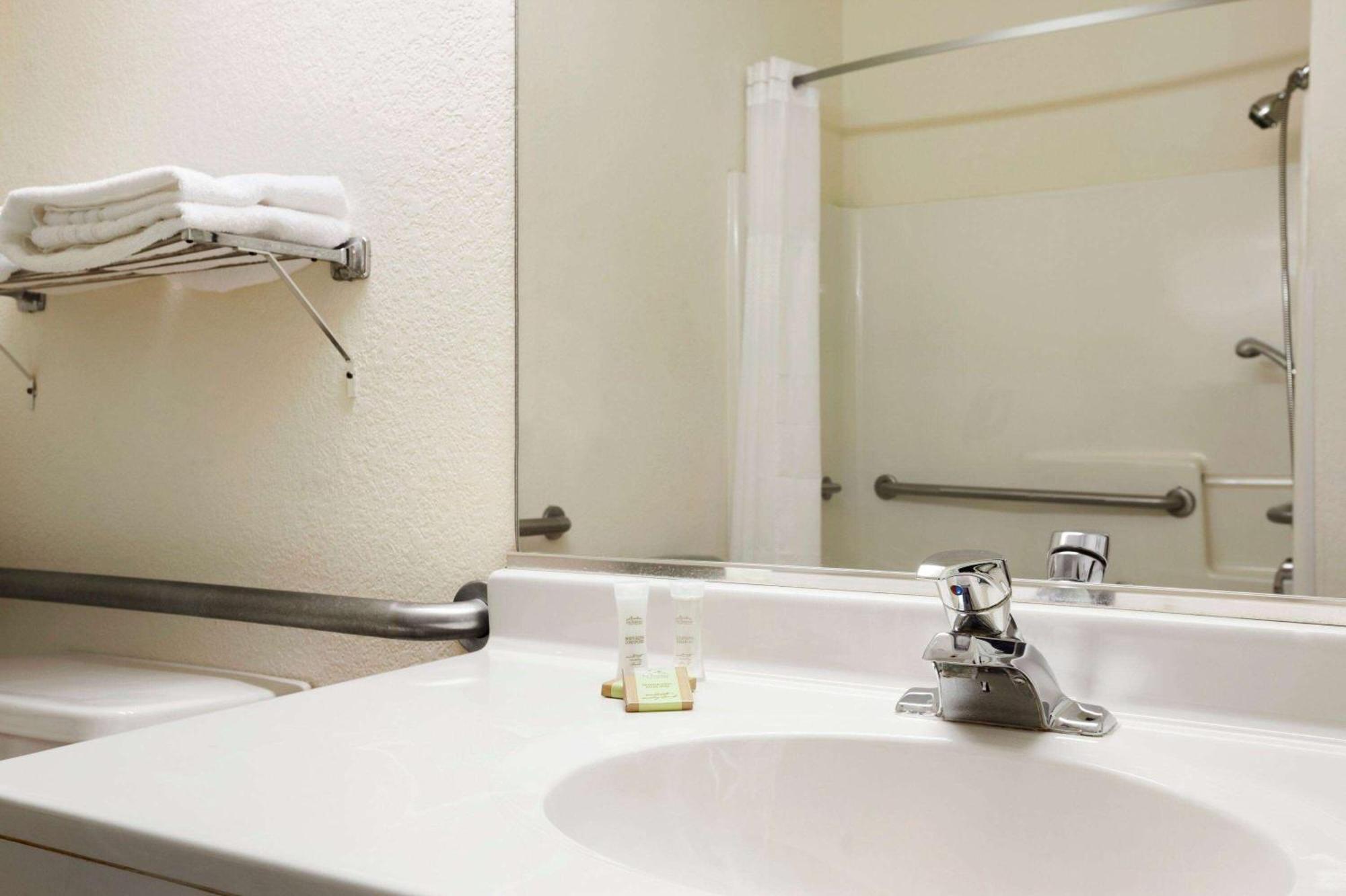 Super 8 By Wyndham Aurora/Naperville Area Ngoại thất bức ảnh